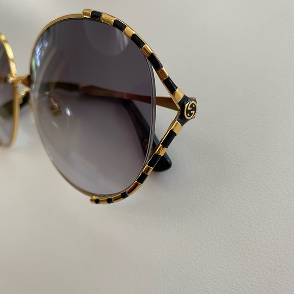 Gucci sunglasses main image 9